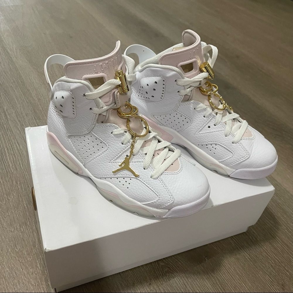 Jordan Retro 6 Rose Gold Hoop RARE DEADSTOCK